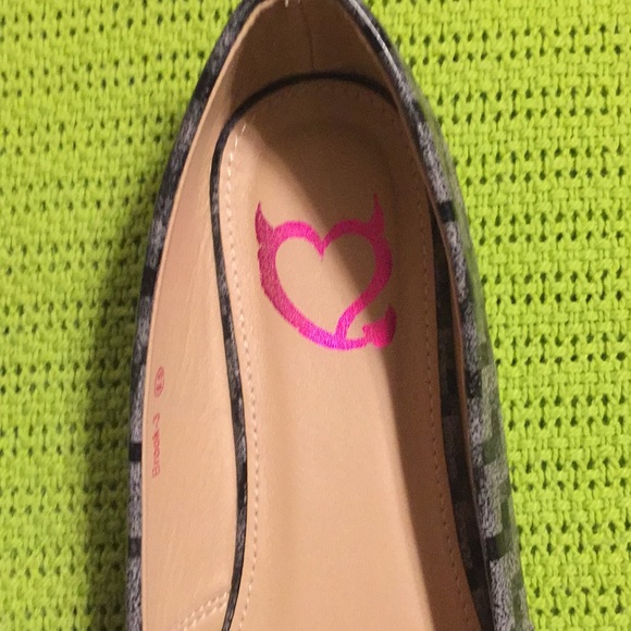 Fun flats - Picture 3 of 3